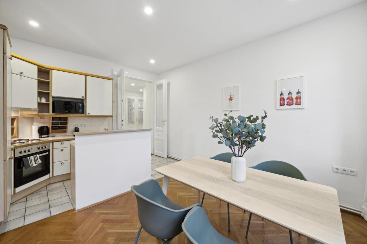 Big Spacious Central Apartment In Wien Exteriör bild
